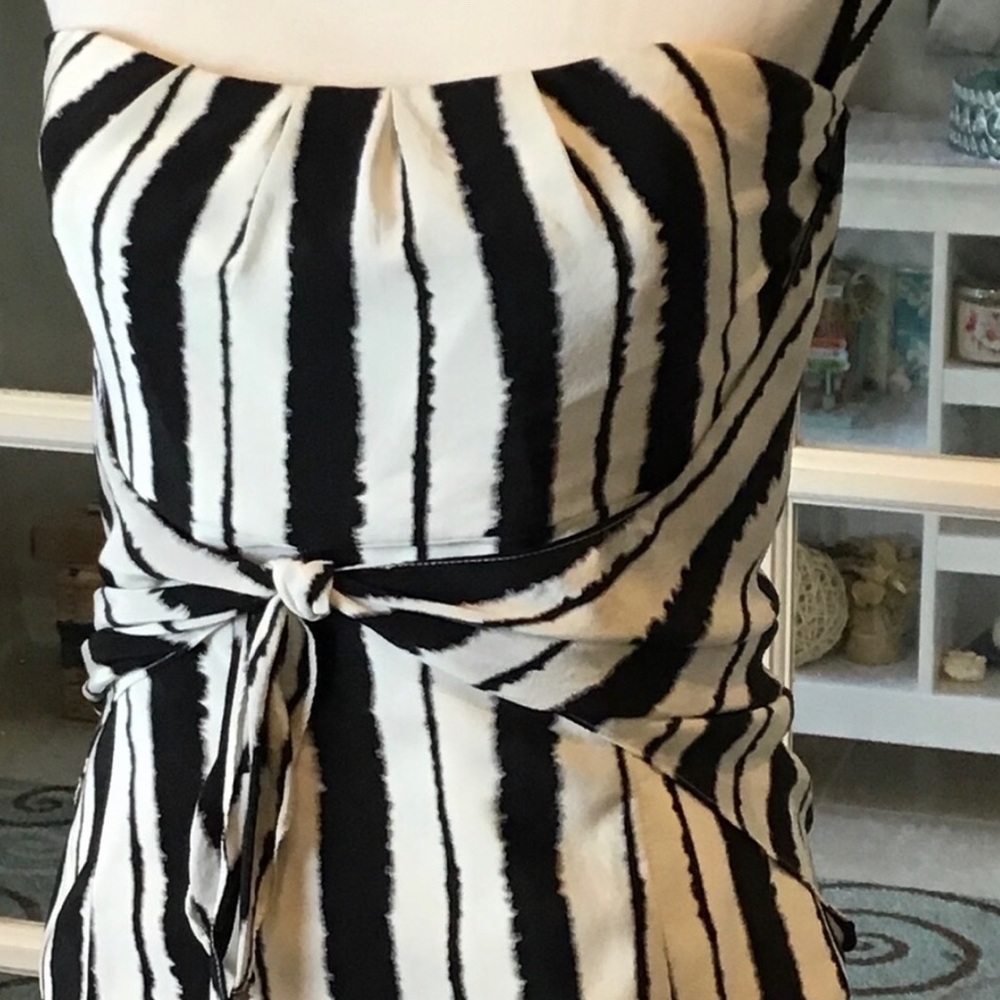 Strapless white and black top